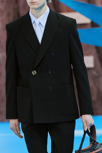 Look 12